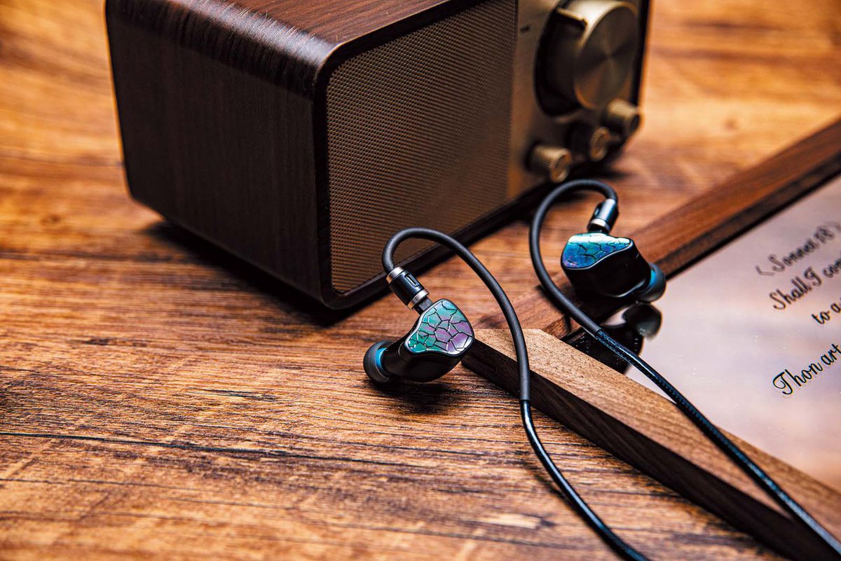 ハイブリッド型イヤホンの匠、THIEAUDIOの「Hype 4 MKII」は絶妙な艶感