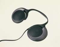 ヘッドホン？それともスピーカー？ － ソニーの「PFR-V1」を使っ