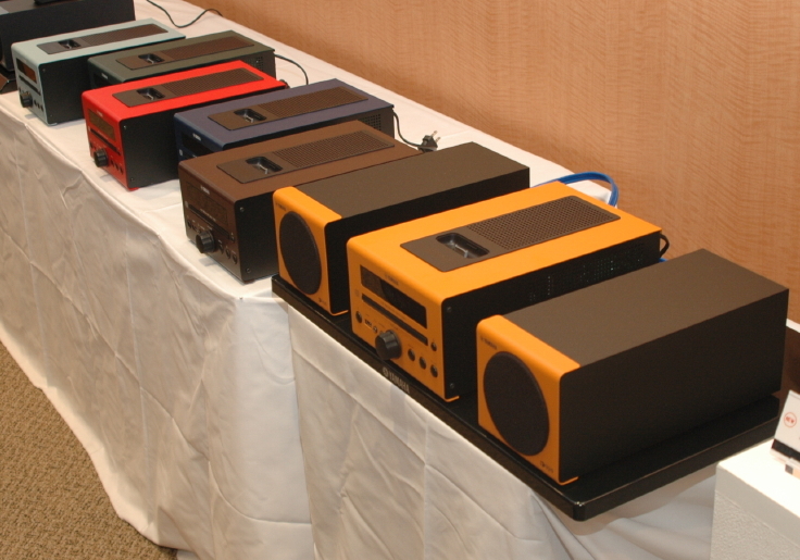 画像3 - ヤマハ、全10色展開＆高さ12cmのiPod対応コンポ「MCR-040」を発売 - PHILE WEB