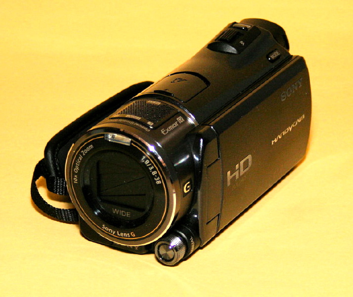 画像1 - さらなる進化でビデオカメラ「最強」モデルとなれるか － ソニー「HDR-CX550V」を速攻レビュー - PHILE WEB
