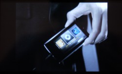 ポータブルメディアプレーヤー“第3の選択肢”を探せ － COWON「V5