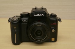 パナソニック、ミラーレス一眼「DMC-GH2」を発売 －約0.1秒の