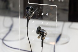 オーディオテクニカ、耳掛け型イヤホン「ATH-EC707」や「ATH