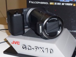 IFA＞JVCケンウッド、HDハイブリッドカメラ新モデル「GC-PX10」を出展