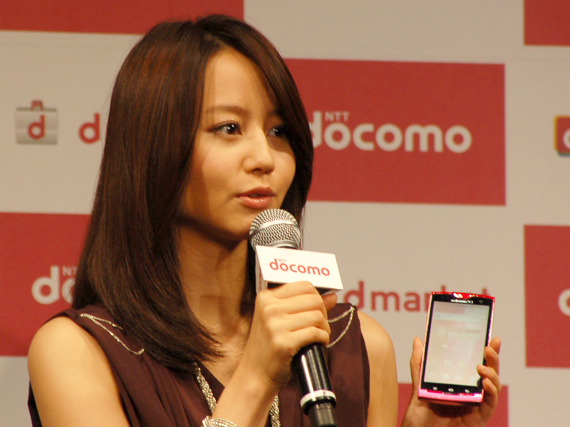 画像9 ドコモ 山田社長 新世代android端末の11月扱い開始 新xperiaの来春発売を明言 渡辺謙さん 堀北真希さんも登場 Phile Web
