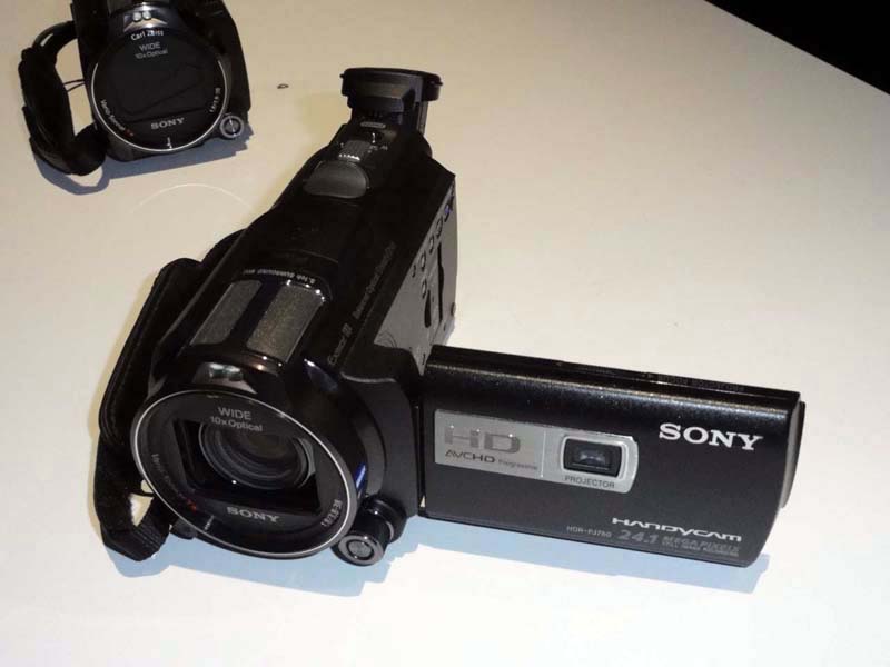 画像1 - ＜CES＞ソニー最新ビデオカメラのラインナップを徹底解剖 － 米でもPJ内蔵機が人気 - PHILE WEB