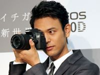 LmACur[BeAFWi-FiڃfW^჌tuEOS 70Dv