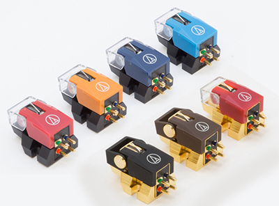 �VVM�J�[�g���b�W�̃X�^���_�[�h���f���u500�V���[�Y�v��쑺�P���W���S��������