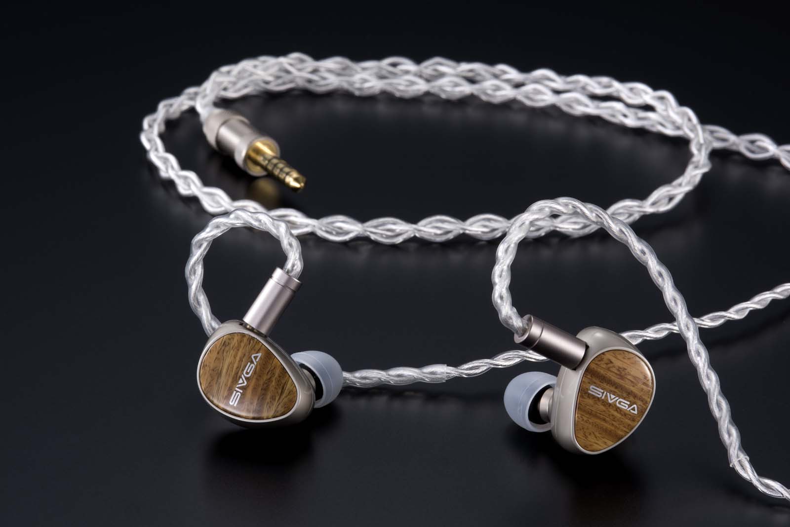 �����^�K���X�U���Ȃ�ł́I����Ȃ��n�C�X�s�[�h�B���̗֊s���N���A�ɓ͂��C���z���bSIVGA�uQue UTG�v