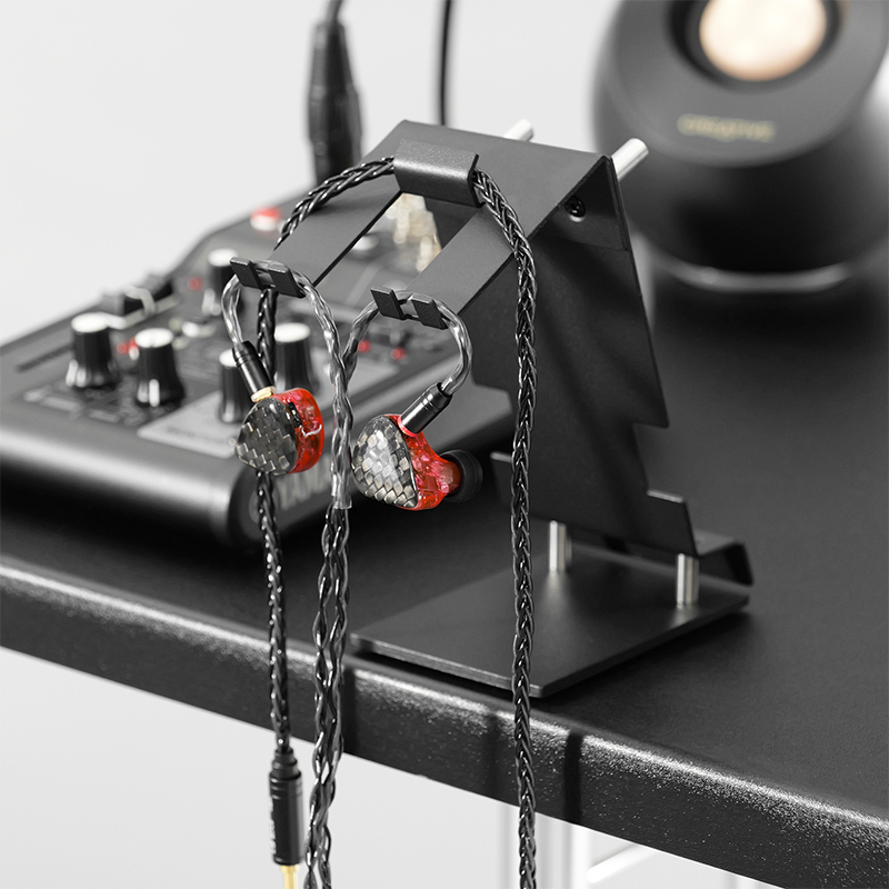 コードを垂らした状態で保管した様子