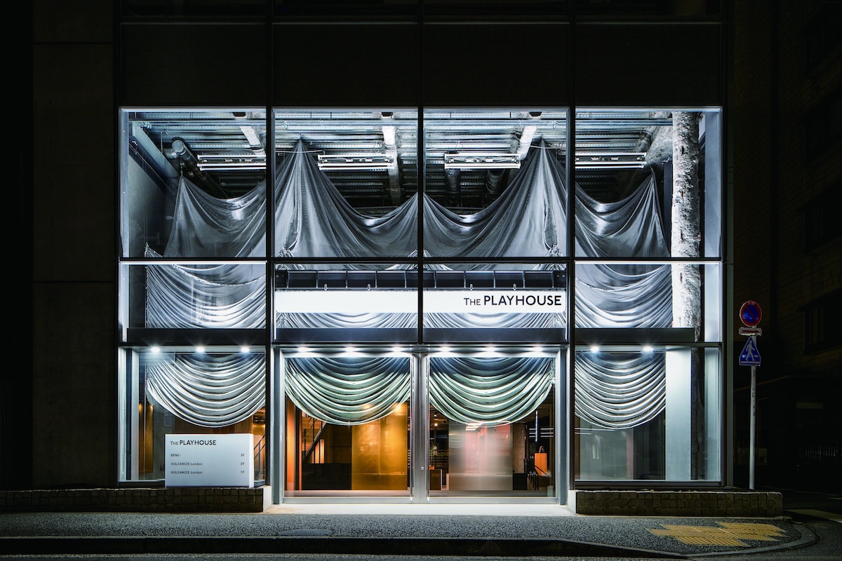 ���@���J�i�C�Y�E�����h���R�̊O��