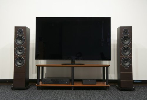 テレビに組み合わせたい“推し“フロア型スピーカー、25万円以上35