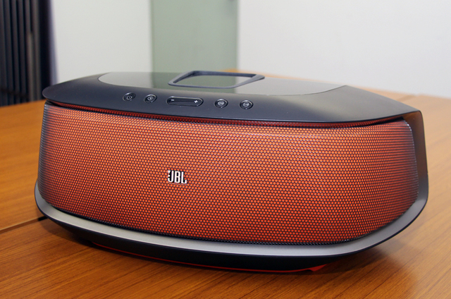 画像6 - JBLからLightning対応Bluetoothスピーカー「JBL ONBEAT