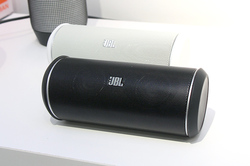 Jbl Nfc対応btスピーカー Flip 2 ｰ Jbl Charge 新色も Phile Web