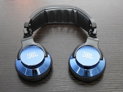 ハーマン、JBLのDJスタイルヘッドホン「JBL BassLine」 - PHILE WEB