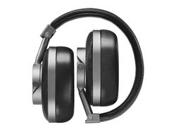 MASTER & DYNAMIC、Bluetooth感度を強化したメタル製ヘッドホン
