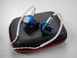 Ultrasone ウルトラゾーン Saphire 静電型 イヤホン IEM ULTRASONE、約40万円の静電型トゥイーター搭載イヤホン「SAPHIRE