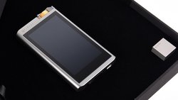 Lotoo、世界999台限定のフラグシップDAPチタン筐体Ver.「PAW