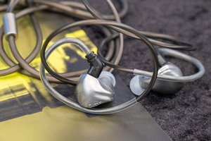 ポタフェス＞final「D8000 DC」など冬の最新モデルが揃い踏み