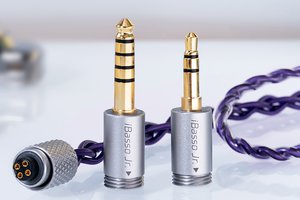 iBasso Jr. KLEE シルバー 新品未開封 iBasso Jr.、高級モデル並みの振動板を搭載した約1.2万円の