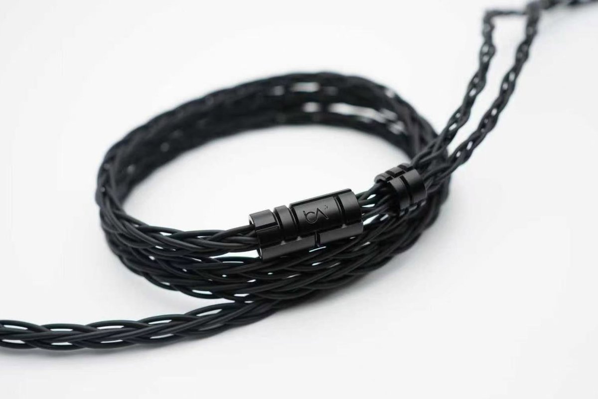 Beat Audio、国内50本限定の漆黒のイヤホンケーブル「Shadow Sync