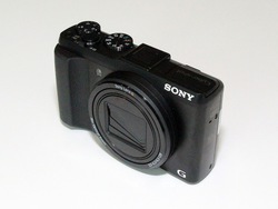 ソニー、小型・軽量ながら光学30倍ズームの”サイバーショット