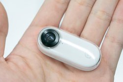 Insta360 親指サイズ の小型アクションカメラ Insta360 Go ジンバル級 手ブレ補正も搭載 Phile Web