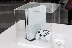 Xbox One S」日本では'16年内発売 - 4K/HDRやUHD-BD対応の新ゲーム機 