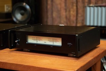 その音に価格もサイズも疑った。15万円切りのパワーアンプ TEAC「AP ...