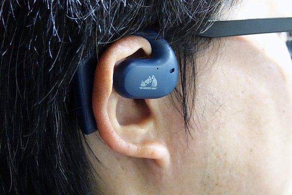 ビクターが「耳をふさがないイヤホン」参戦！ “nearphones”「HA-NP35T
