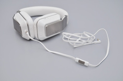 高品位サウンドをスタイリッシュに楽しめるヘッドホン