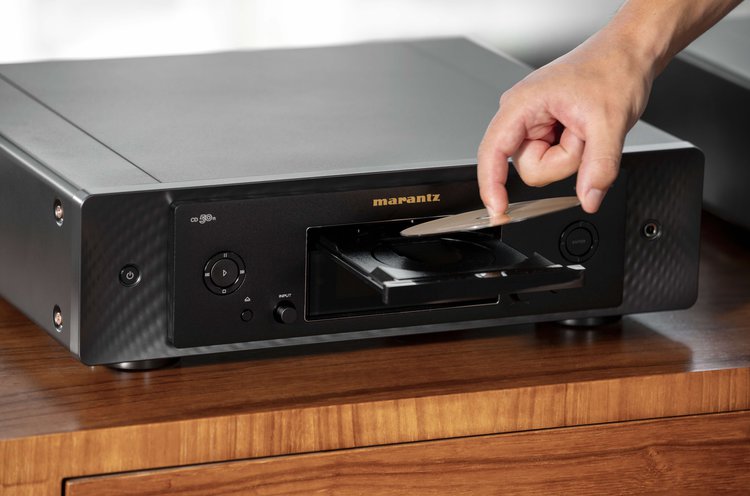 Marantz CDプレーヤーとアンプのセット2014年製(送料込み) Marantz CDプレーヤーとアンプのセット2014年製(送料込み)