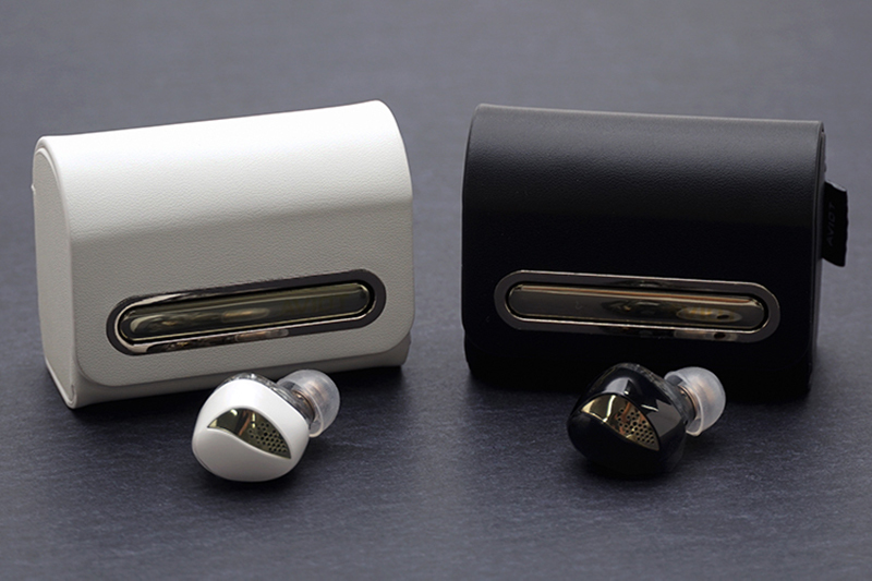 評論家も激推し！AVIOT「TE-J2」は「完全ワイヤレスイヤホンの新