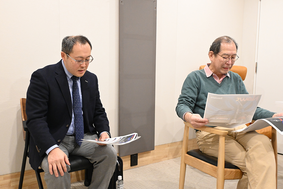 Zonotone��\ �O�����ƃ��r���A�[�̈�㎁���������s���l�q