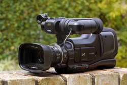 JVC「JY-HM70」レビュー － ハイCPが魅力の業務用ビデオカメラ - PHILE WEB