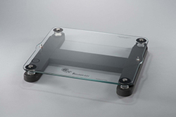 SAP�A���͂ŕ������I�[�f�B�I�{�[�h�uRELAXA 622�v�B�I���ɒu����u622S�v��