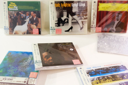 �w�n�C���]CD�x��s������J�ÁB�uCD�̉\�����L����100�^�C�g���v