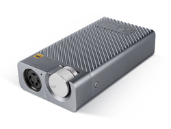 �X�^�b�N�X�A����DAC�����^�|�[�^�u���A���v�uSRM-D10�v�B�Ód�^�w�b�h�z������