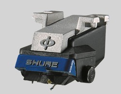SHURE�A�t�H�m�J�[�g���b�W����P�ށB�u��a�̌��f�v�A���ĂŐ��Y�I��