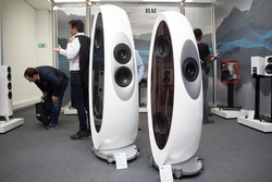 �yHIGH END�z�G���b�N�A���̓X�s�[�J�[��Jr.���f���uConcentro M�v��V400�V���[�Y