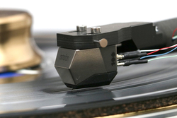 �yHIGH END�z�I���g�t�H���A�_�C�������h�J���`���o�[�̗p��100���N�L�O�J�[�g���b�W�uMC Century�v