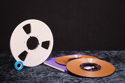 �e�B�A�b�N�A�I�[�v�����[���e�[�v�̔��Ƀ��^�����[���ƃX�v���C�V���O�e�[�v��ǉ�