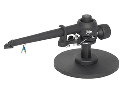 KUZMA�A�Ǝ���4�_���󂯃g�[���A�[���u4POINT�v��9�C���`�̃V���[�g���f��