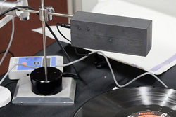 ��OTOTEN�� CS�|�[�g�A�g�ƊE���h�̃��R�[�h���d�E������^�I���C�f�d�C�́uARMORED�v�R�l�N�^�[���������f��