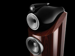 �pB&W�A�u802 D3�^805 D3�v�ɓ��ʃ��f���gPrestige Edition�h�B �T���g�X�E���[�Y�E�b�h�ނ��g�p