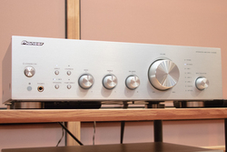 �p�C�I�j�A�A�d�������ɐV�Z�p���̗p���ĉ��������߂��f�W�^�����͓��ڃv�����C���uA-40AE�v