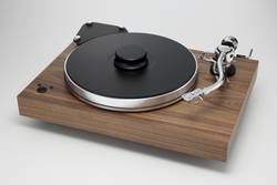 Pro-Ject�A�����f�ނ̃t���[�e�B���O�^�v���b�^�[�̗p���R�[�h�v���[���[�uXtension9�v
