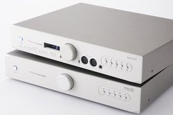 �yNetAudio �ŐV�L���`�������zNmode�̃v�����C���uX-PM7 10TH ANNIVERSARY�v�𑬕�