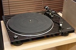 �f�m�����特���E�f�U�C���E�g�������ǋ��������R�[�h�v���[���[�uDP-400�v�A5.8���~