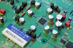 ���[�����̃n�C�G���h�I�[�f�B�IDAC��������I�A���ďo�ׁB�V�u�����h�uMUS-IC�v�œW�J